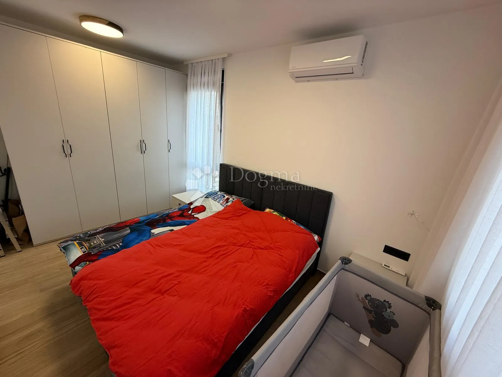 luksuzan namješten penthouse s pogledom na more - slika 26