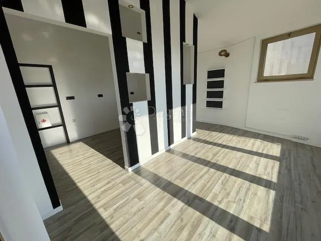 kantrida -350m2,p+1+2 ,p.prostor 40m2,okućnice 750m2 - slika 11