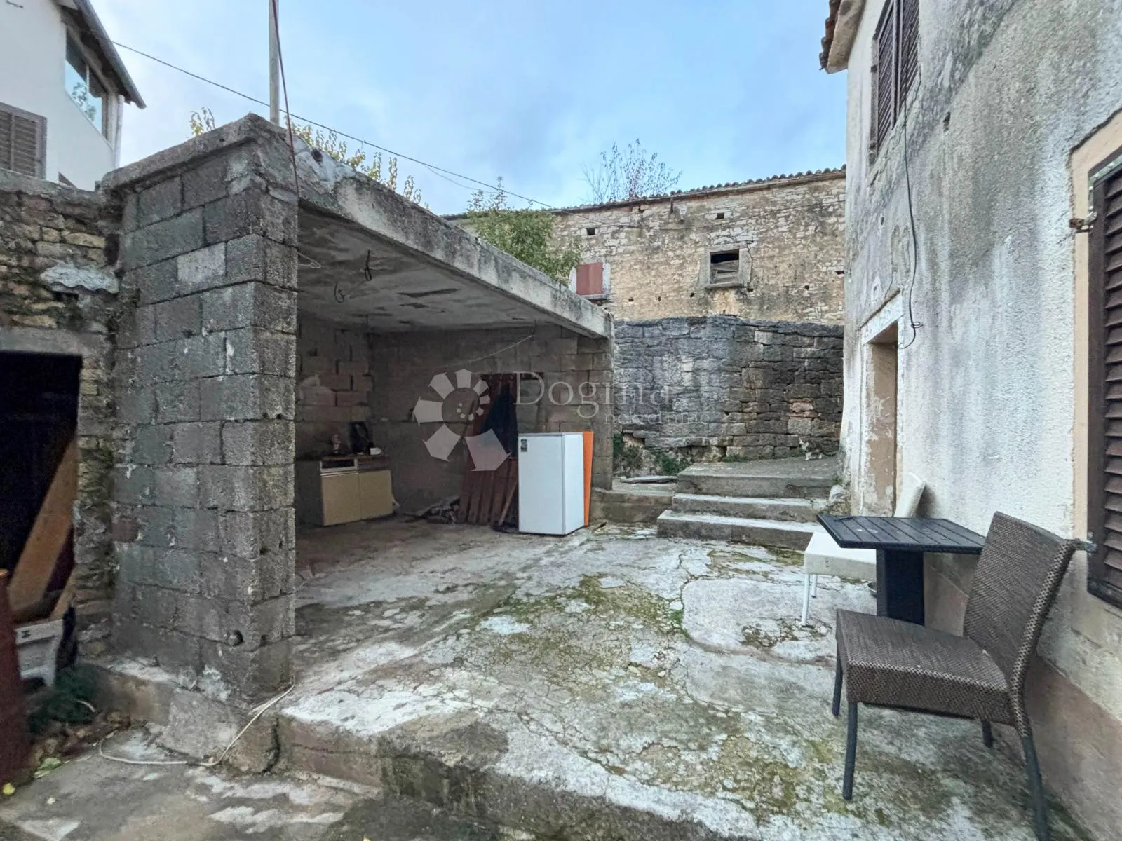 pazin okolica - prekrasna starina za djelomičnu adaptaciju! - slika 8