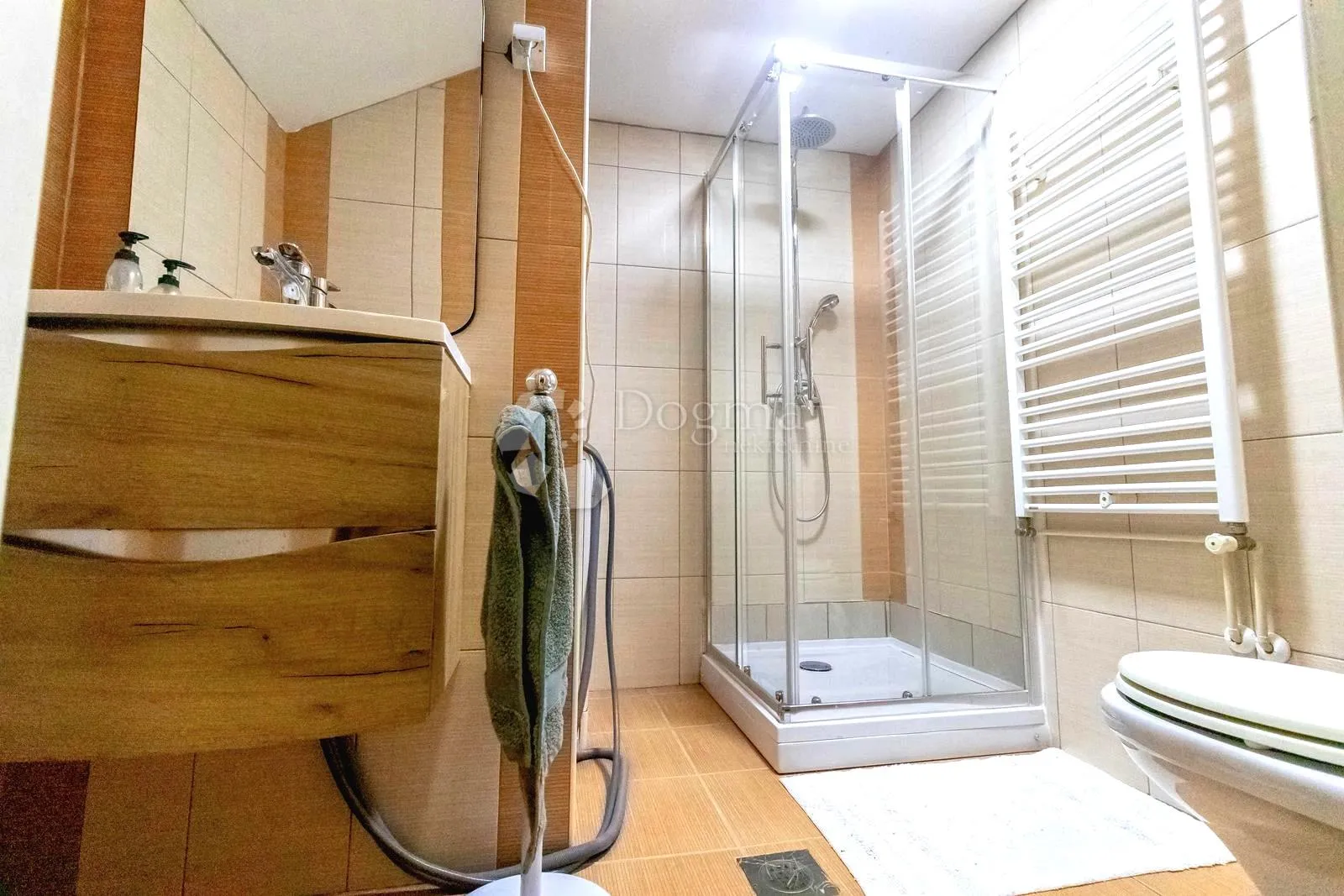 prekrasan četverosoban stan 130m2 s vrtom i 2 pm !!! - slika 19