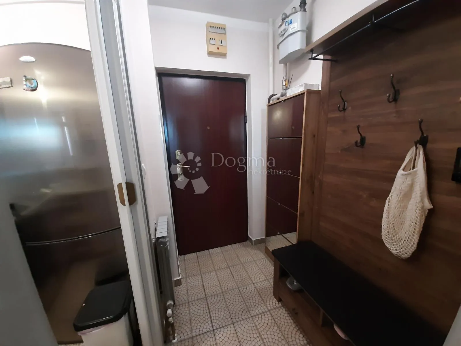 sesvete – 3,5-soban stan s loggiom, 64 m2, useljiv odmah! - slika 3