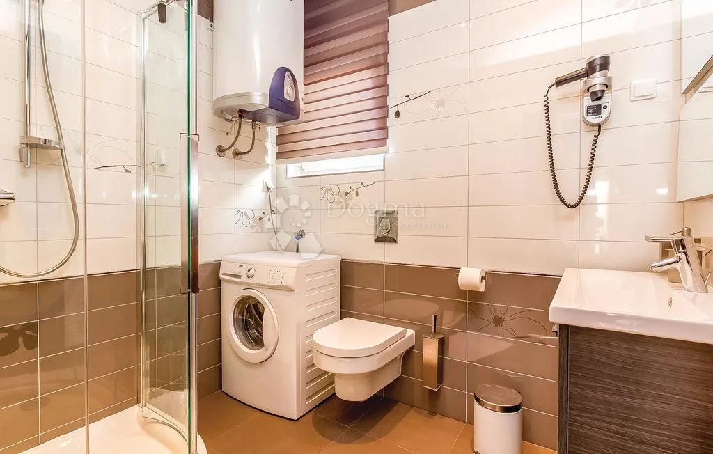 apartman sa unutarnjim bazenom 10m od mora - slika 6