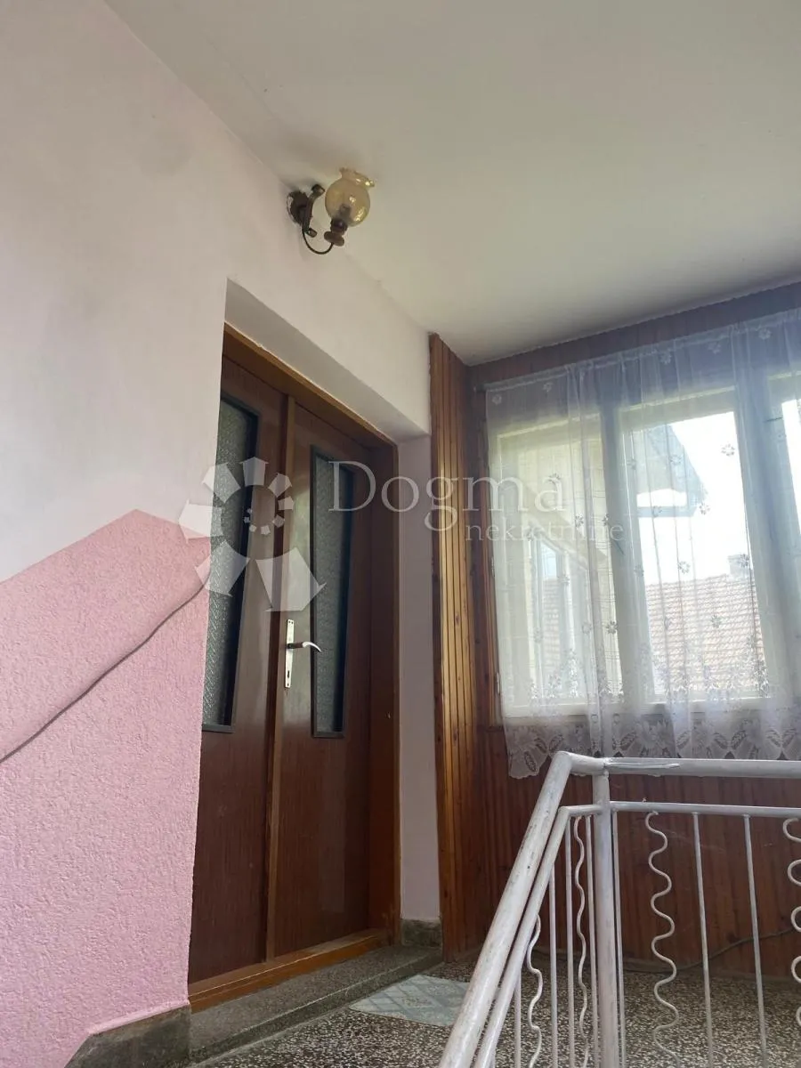 kuća u kaštelancu za renovaciju - prilika! - slika 7