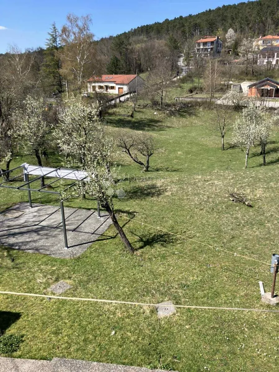 klana, 120 m² – prostrana etaža kuće s velikom okućnicom i 2 garaže - slika 5