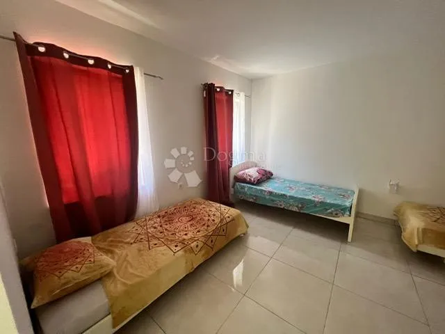 kuća s 5 stanova - kostrena - slika 12