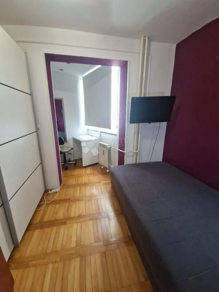stan za najam iznad centra grada - slika 8