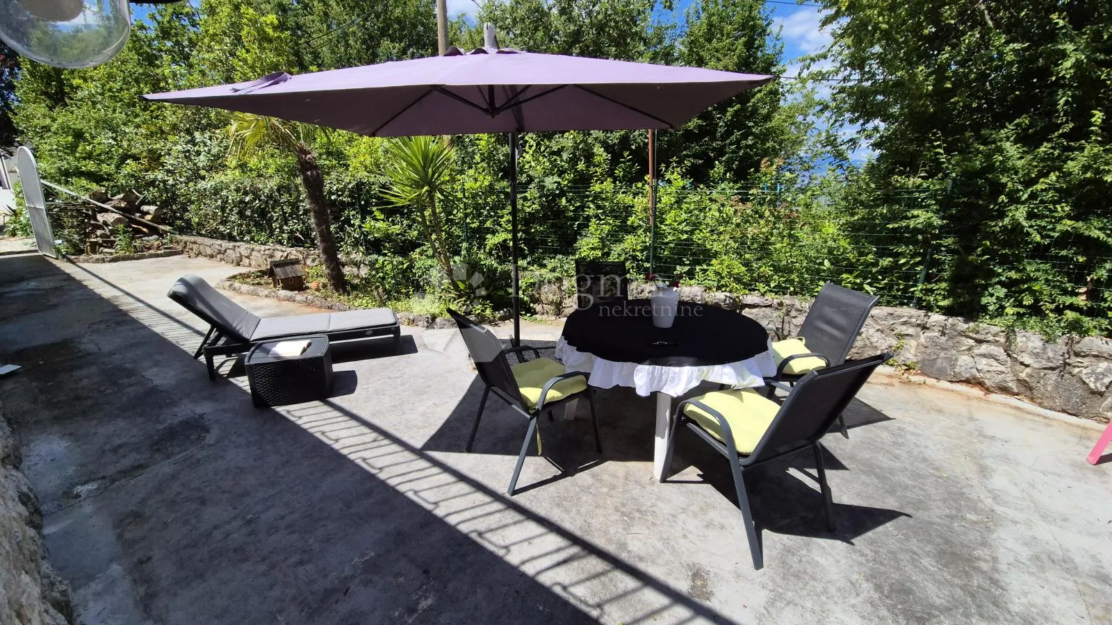 njivice - apartman samo 50 metara od plaže - slika 8