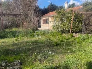 starina na atraktivnoj lokaciji - slika 5