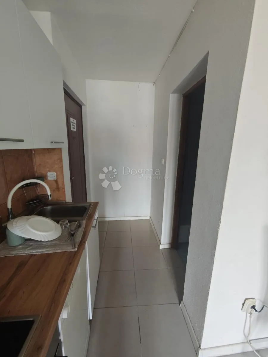 investicijska prilika - 2 uređena stana u čulincu ukupno 80m2 - slika 2
