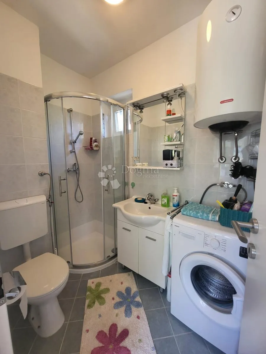 kompletno renoviran apartman s balkonom nadomak mora - barariga - slika 8