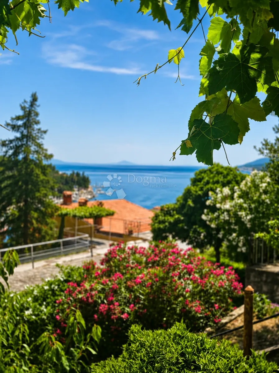 rabac,stan-kat kuće , sa garažom na top lokaciji - slika 1