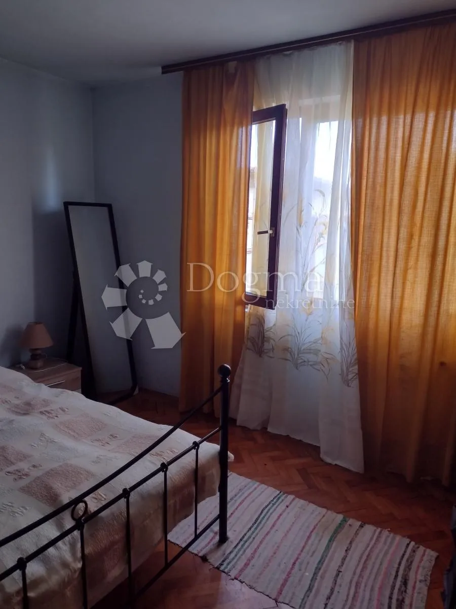 uredno seosko imanje i legalizirana kuća - slika 8