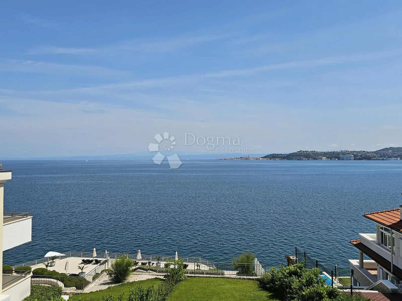 pogled more, prostrani stan - slika 2