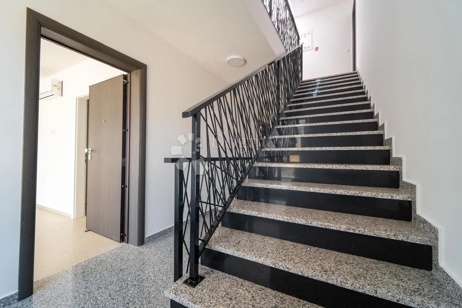 ekskluzivni apartman u novalji - slika 3