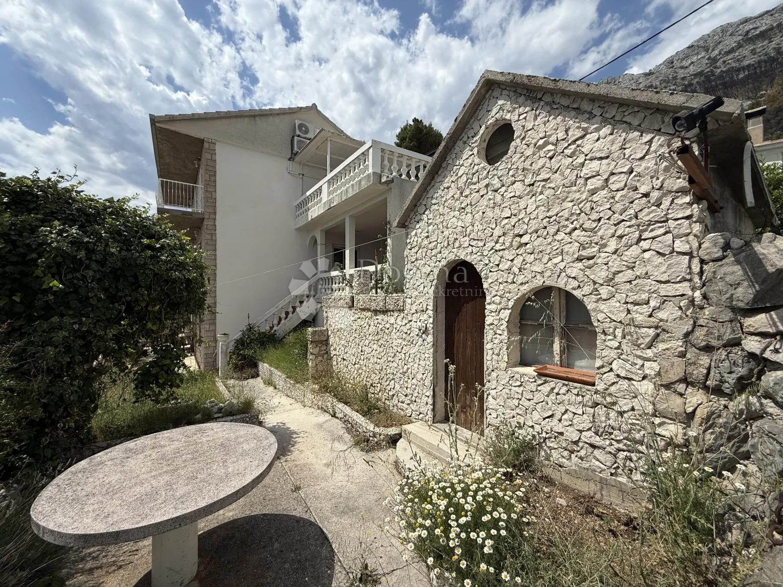 dva apartmana, marušići - slika 21