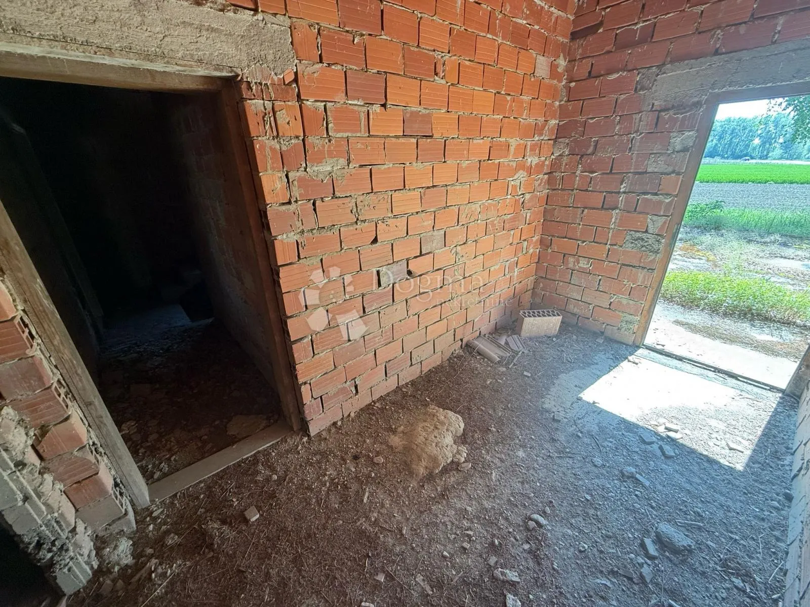 nekretnina s potencijalom u drnju kod botova i jezera šoderica - slika 6