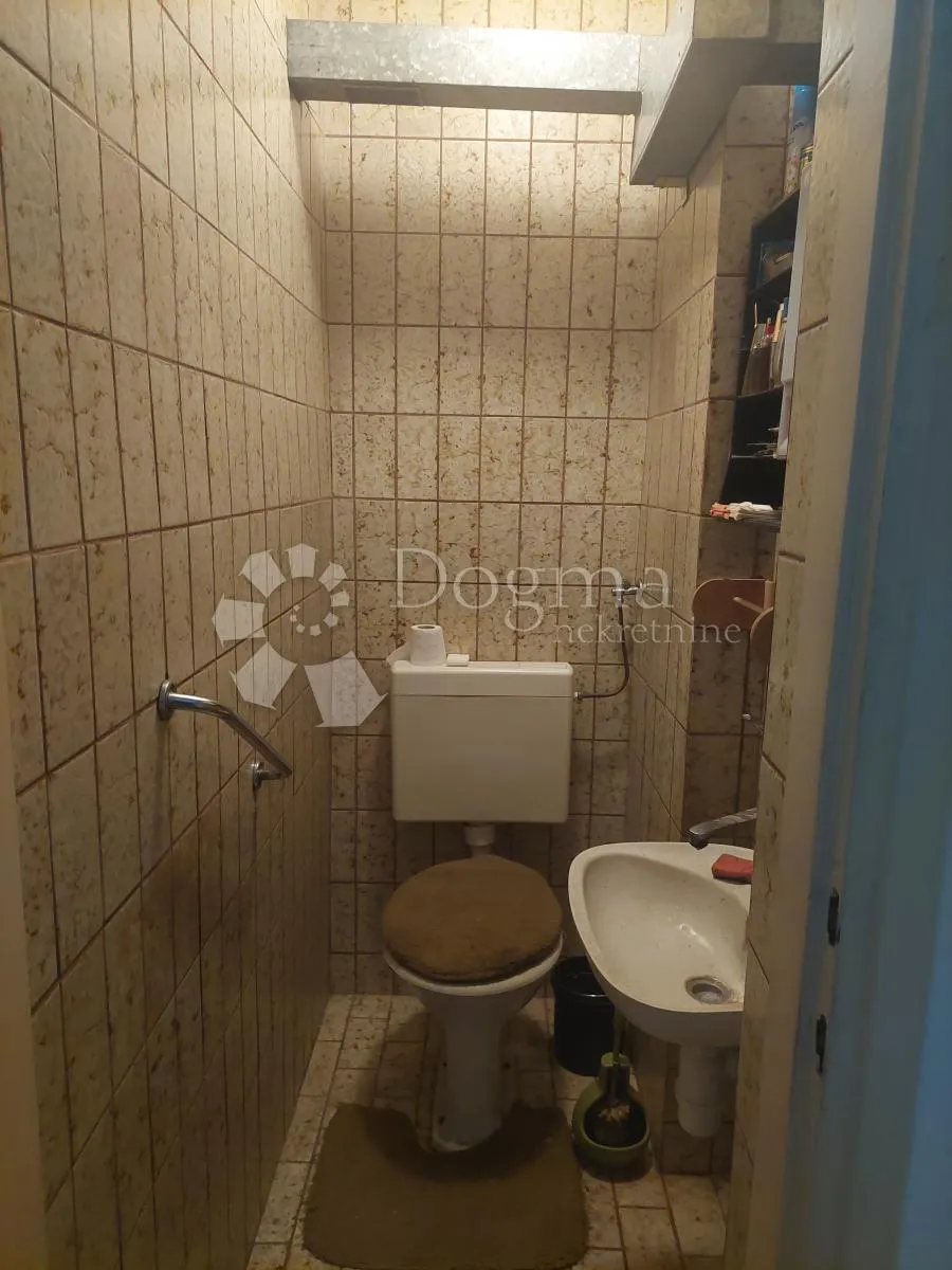 kuća sa velikim potencijalom - slika 52
