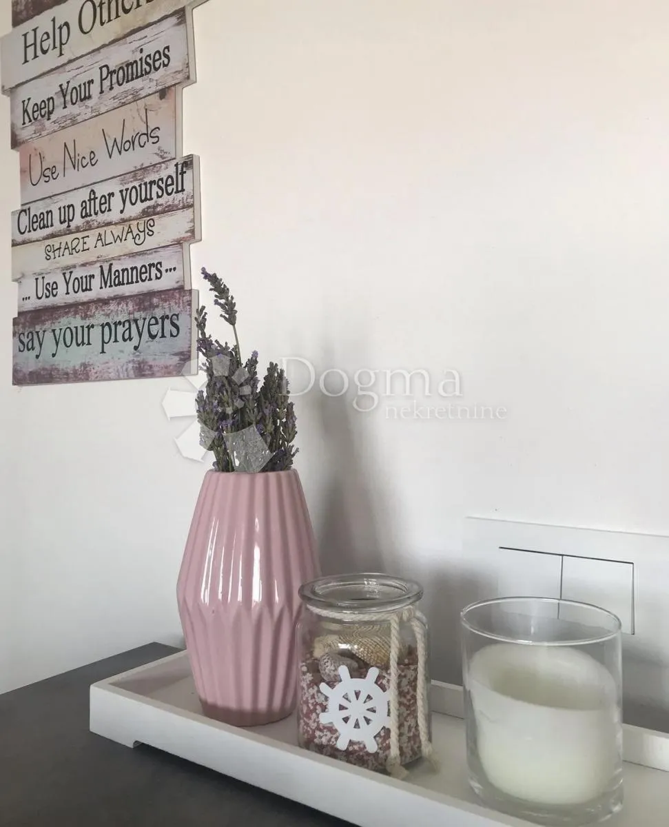 prodaje se kat kuće s dva moderno namještena apartmana centar vira - slika 34