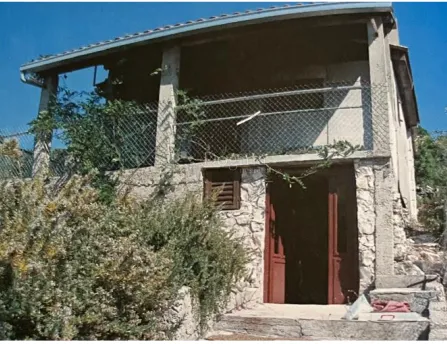 kuća za renovaciju ili gradnju nove vile, 50 m od mora - slika 2