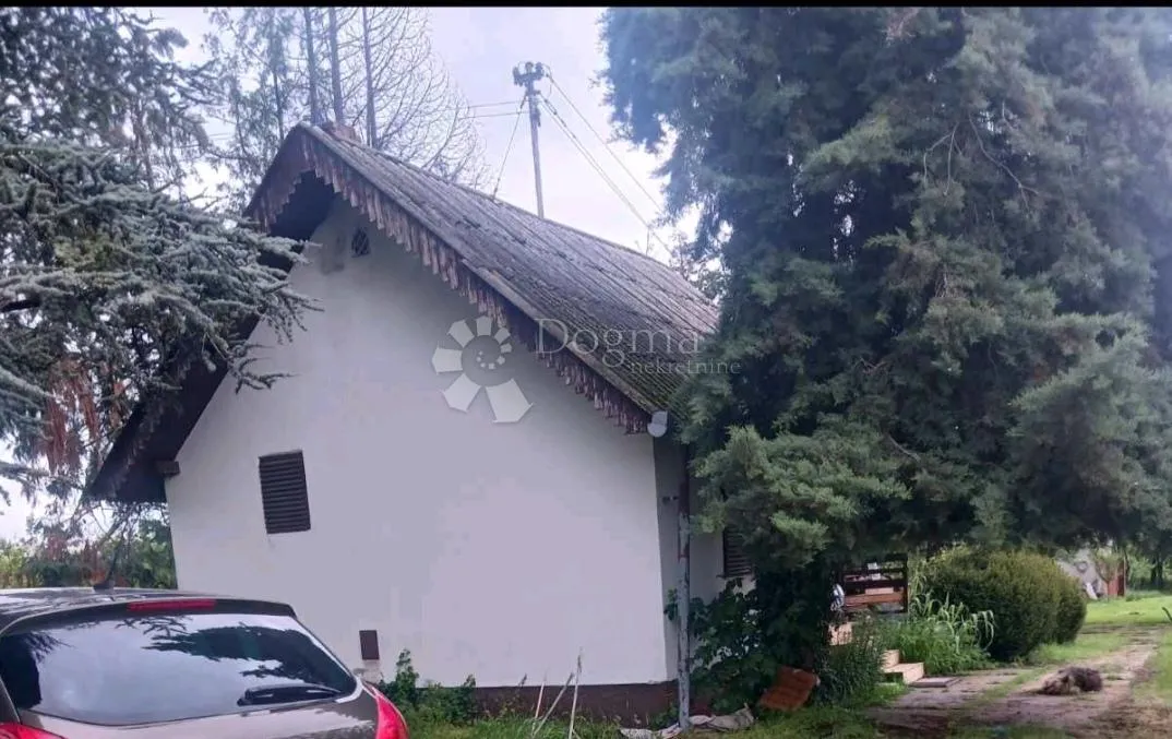 preslatka kućica skrivena od pogleda u zmajevcu! - slika 2