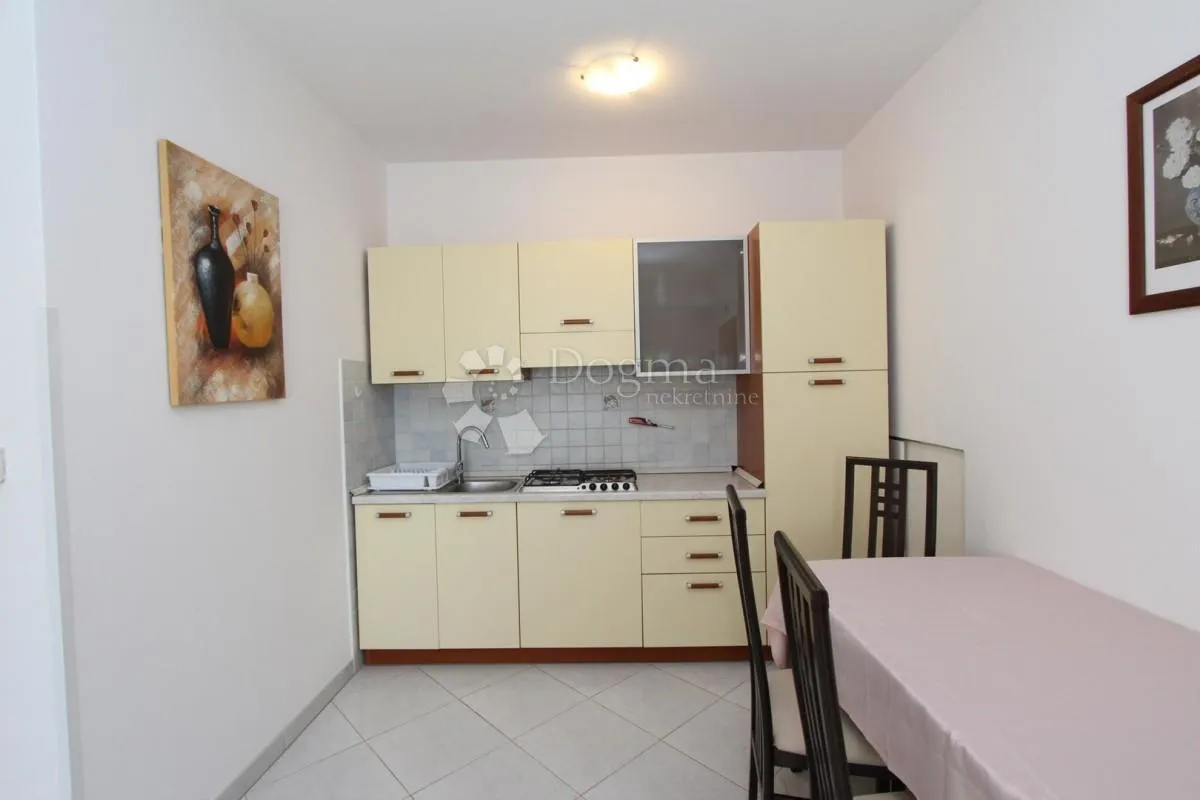 kuća sa apartmanima - slika 26