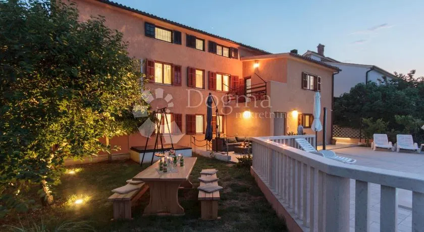 predivna apartmanska kuća! - slika 3
