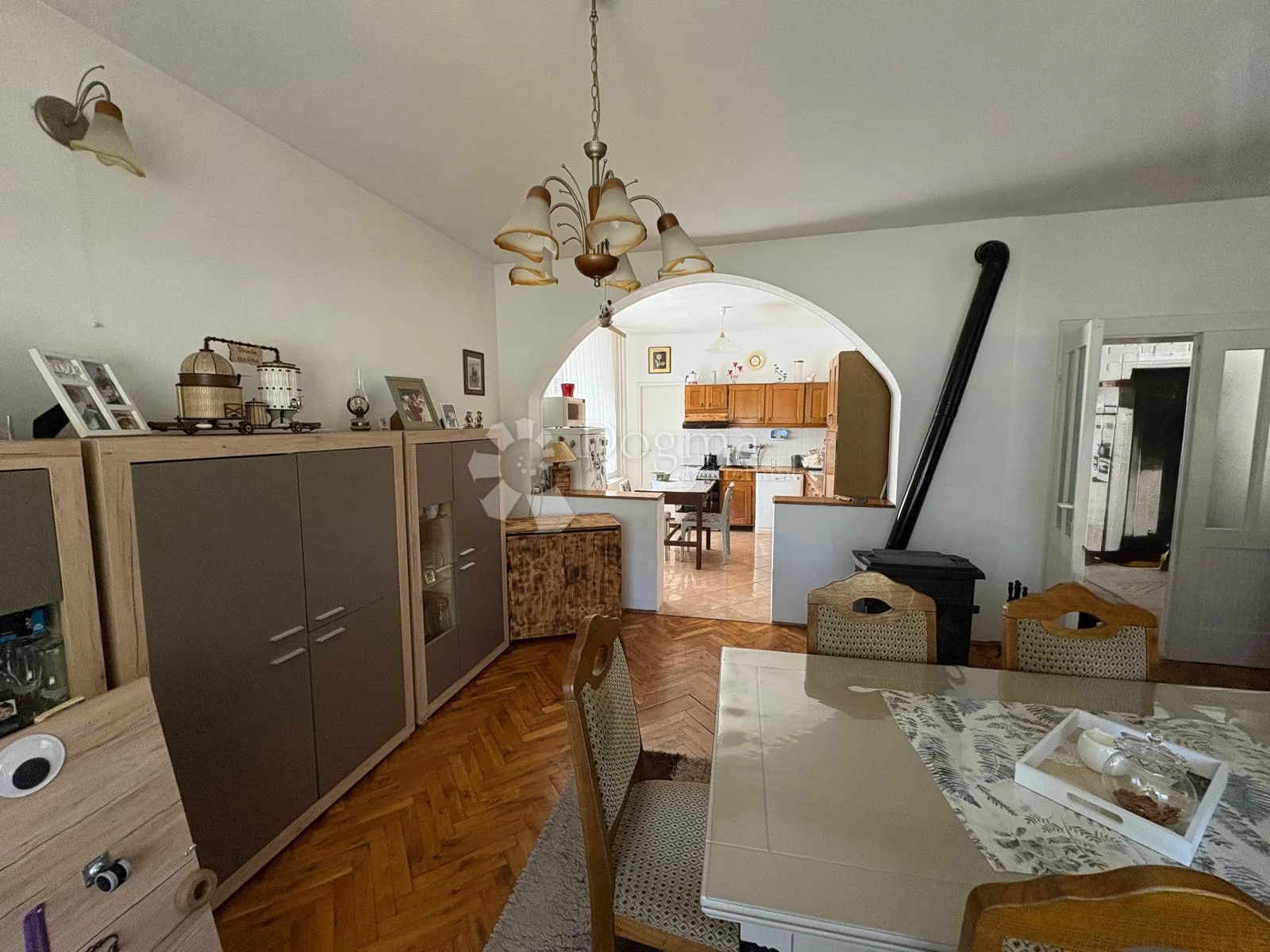 kuća 648 m² s podrumom i potencijalom za 2 stana - slika 9