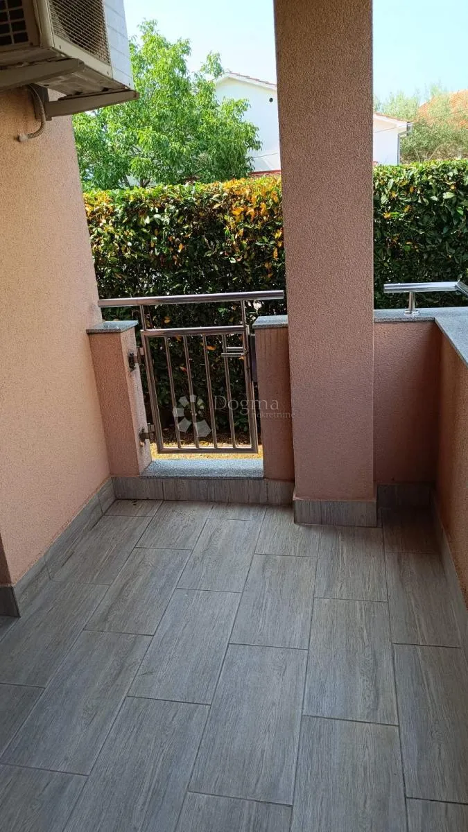 malinska, 61 m2 2s+db, balkon, parking - slika 9