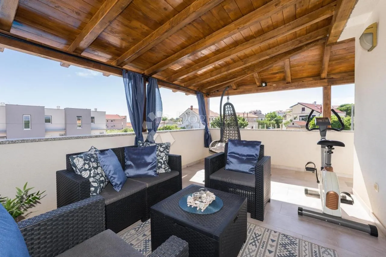 villa 100m od mora - slika 8