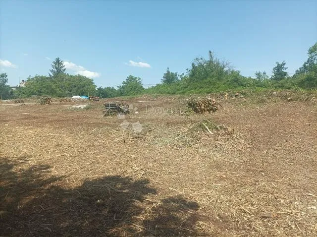 teren sa građevinskom dozvolom u srcu istre - slika 16