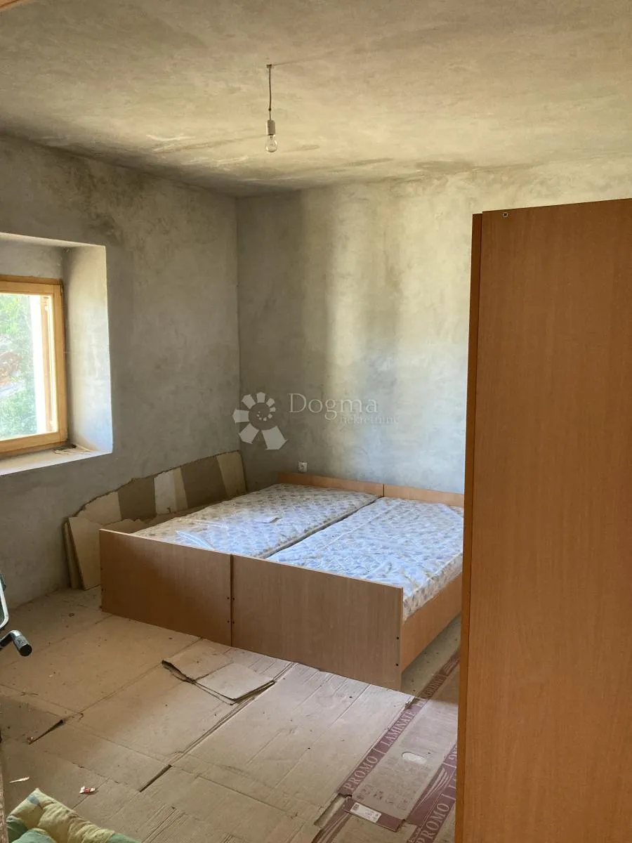 perspektivna kuća kraj izvora cetine - slika 18