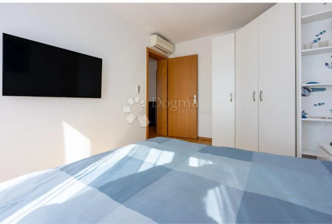 dvosoban stan /apartman u crikvenici! - slika 11