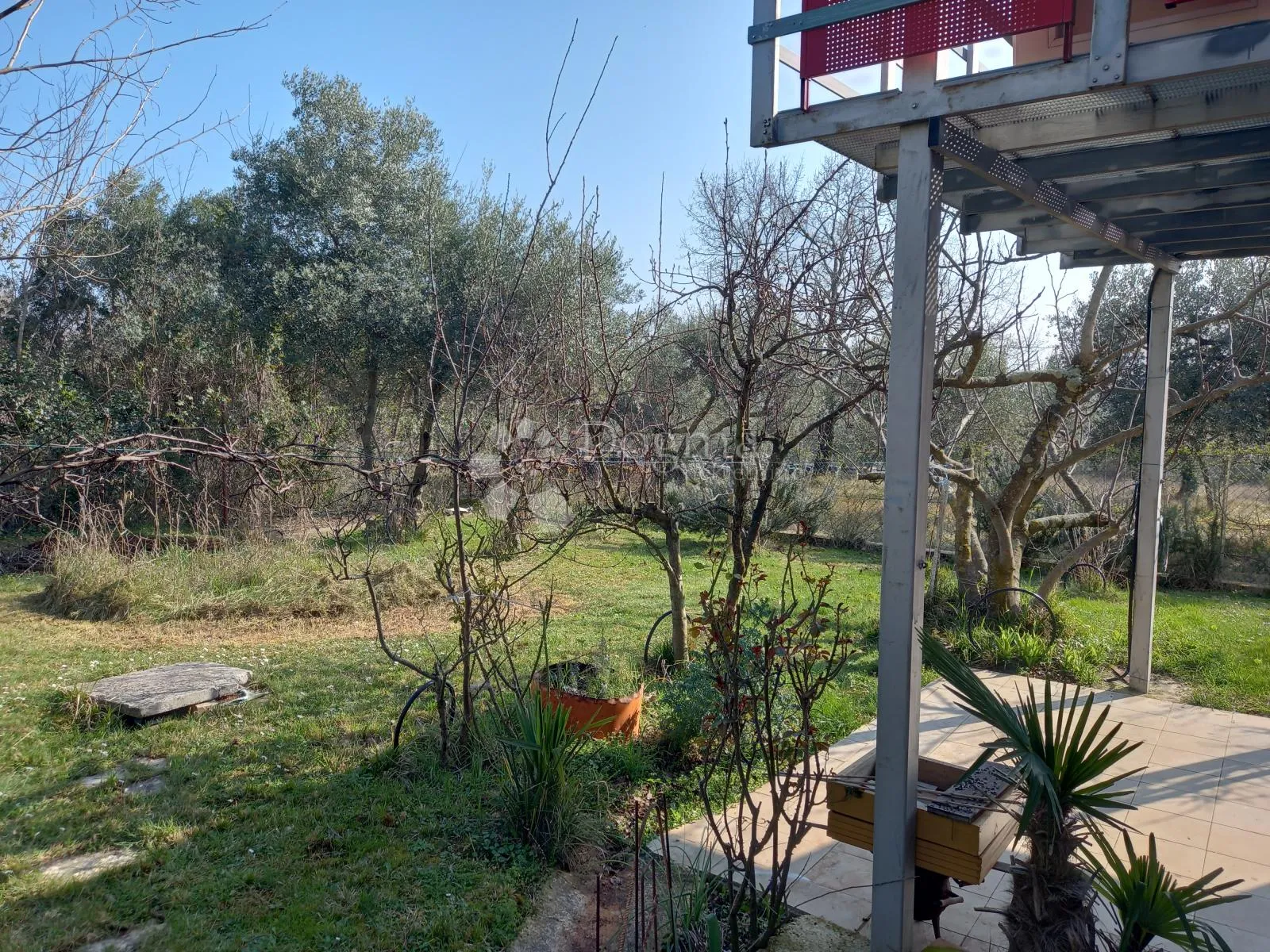 kuća s potencijalom gradnje – mirna ulica, zambratija - slika 12
