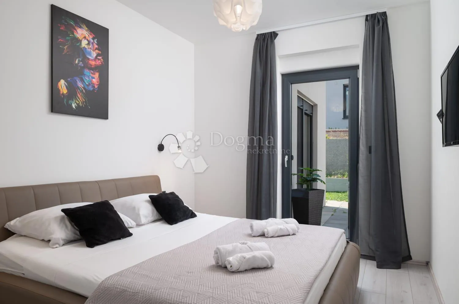 villa sa bazenom - slika 28