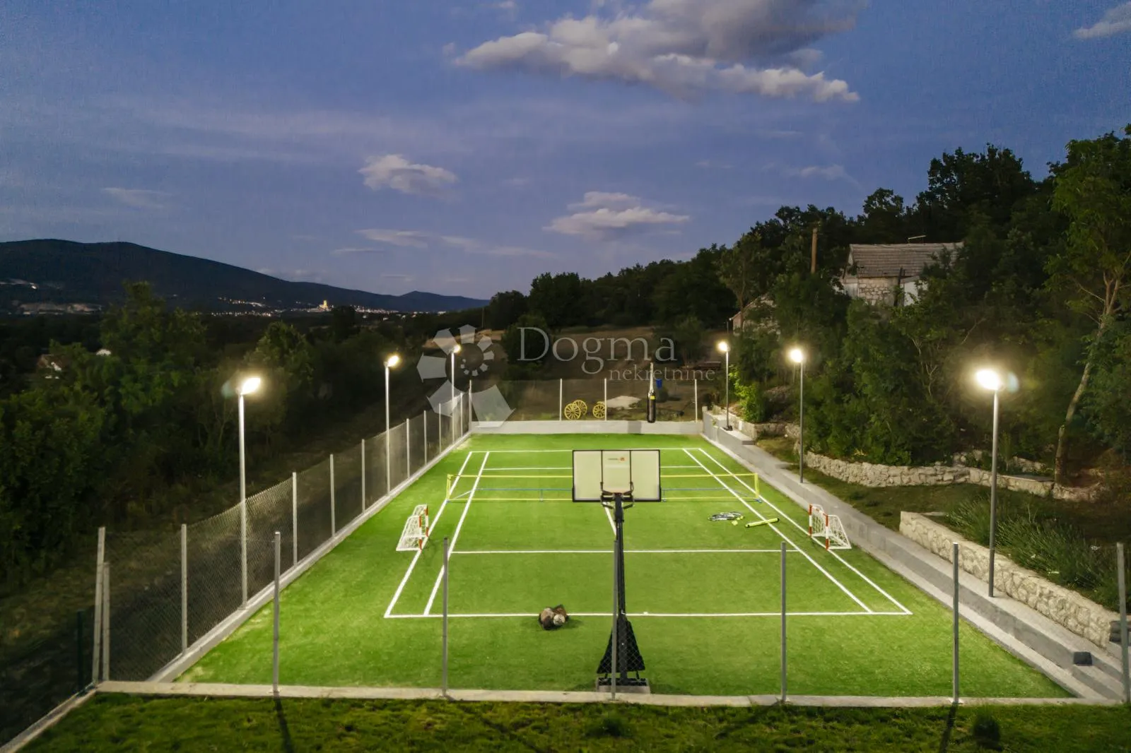 luksuzna vila, 321m2 s bazenom i teniskim terenom, imotski - slika 3