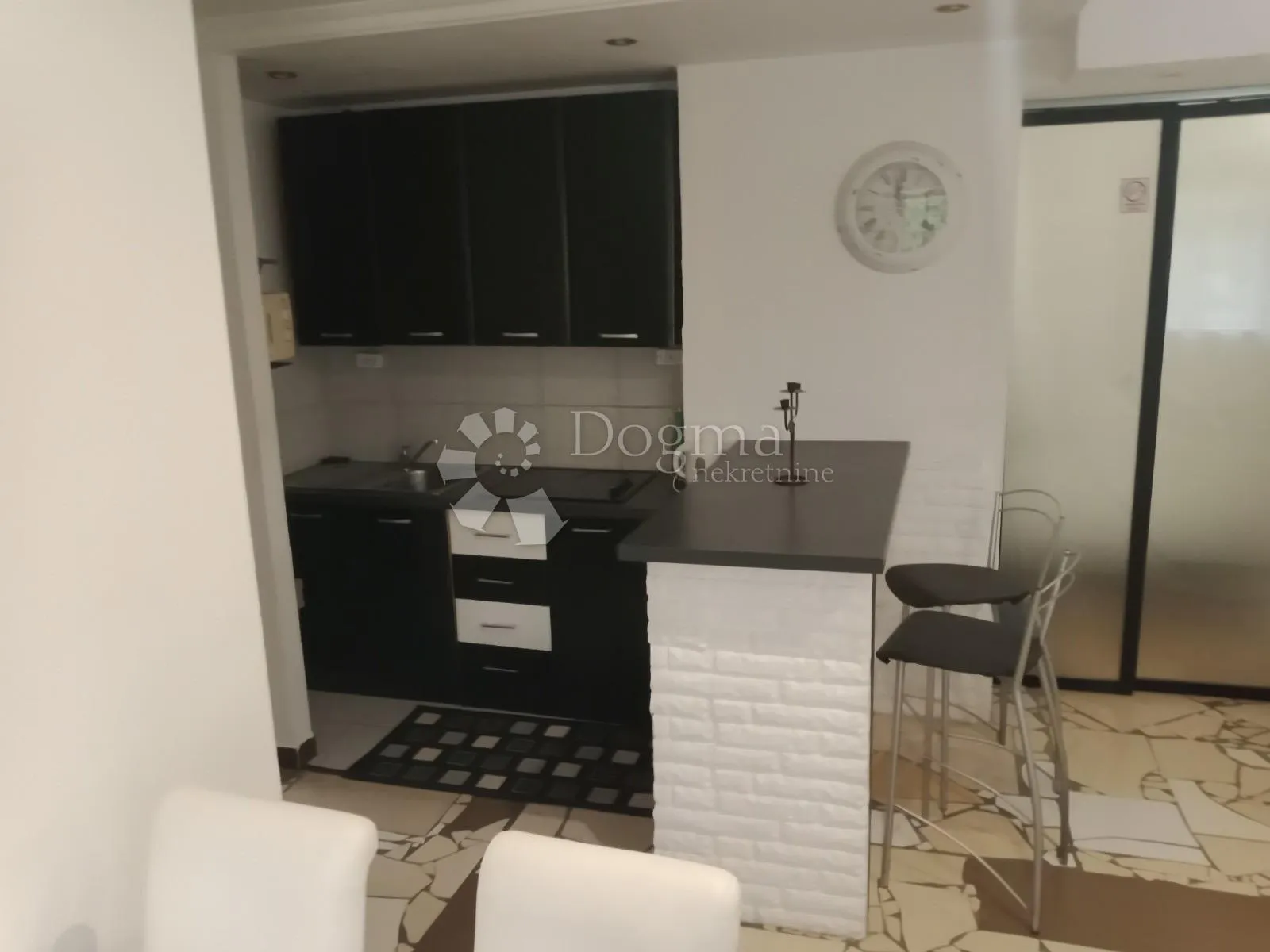 hreljin samostojeća kuća sa dva stana - slika 36