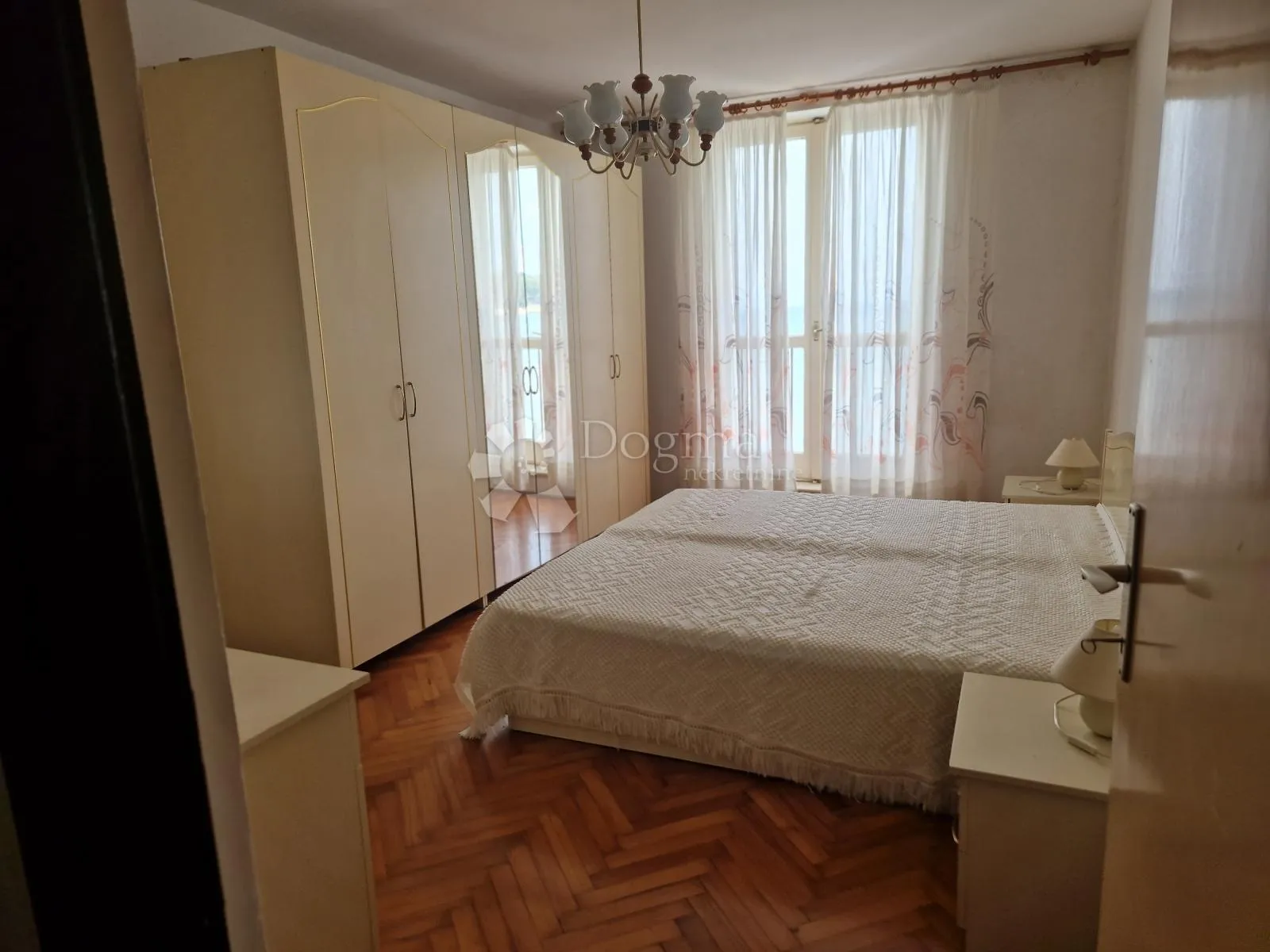 poreč,stan na top lokaciji 1.red do mora - slika 7
