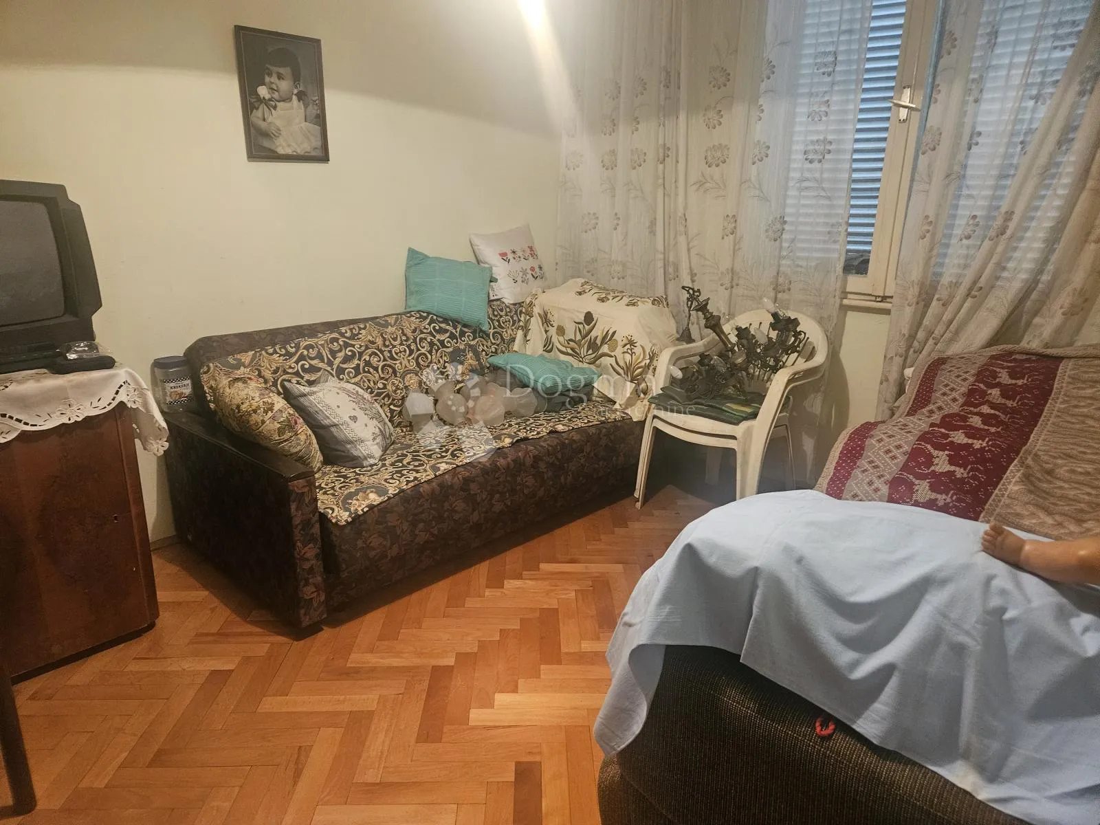 dvosoban stan na turniću! - slika 3