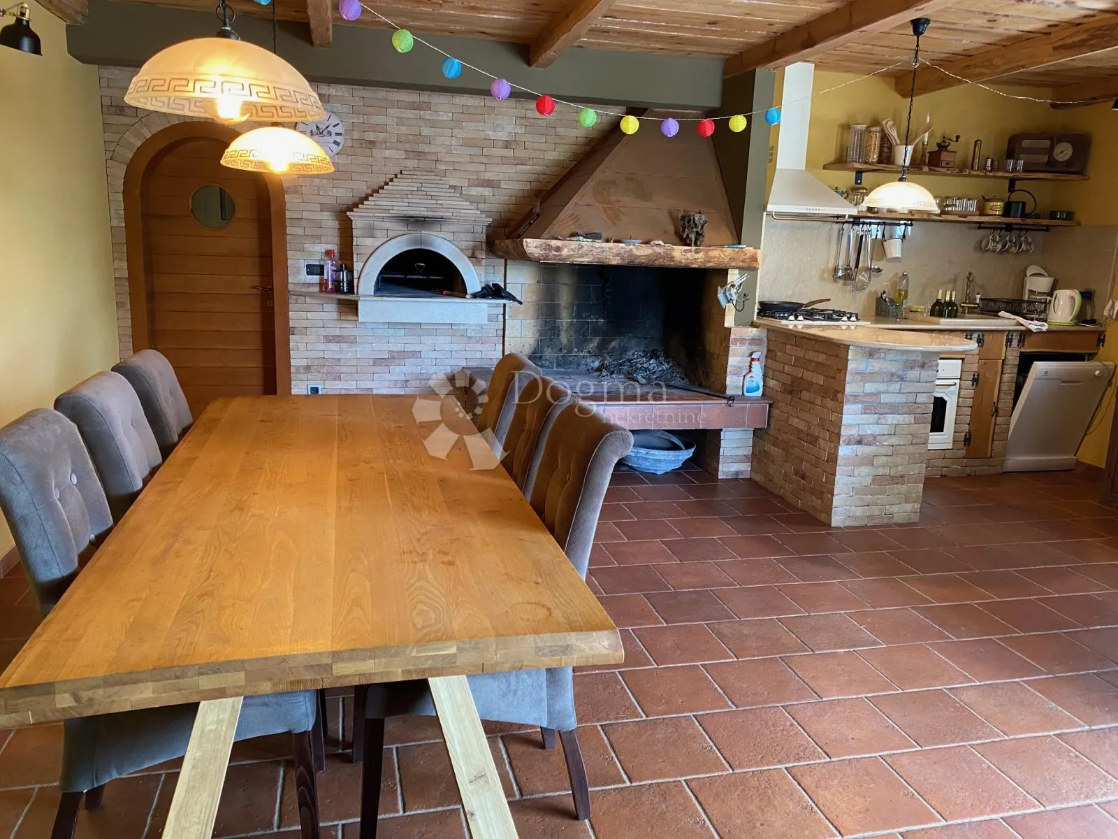brodarica- mediteranska villa s bazenom i pogledom - slika 7