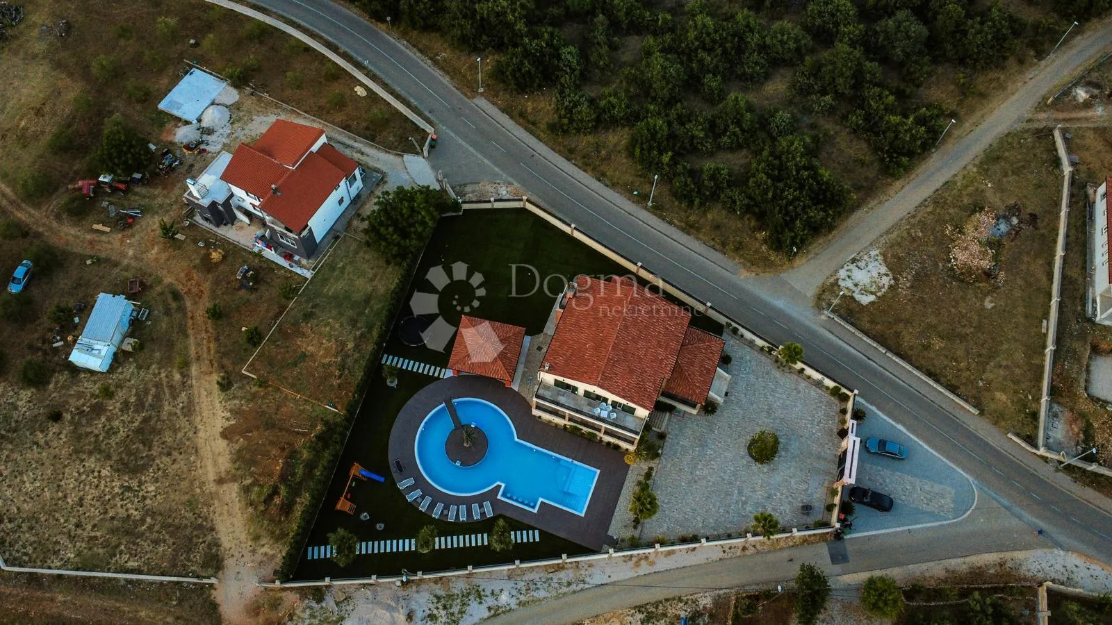 hacienda s najvećim privatnim bazenom u okolici - slika 15