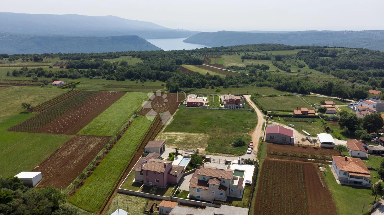 građevinska parcela na mirnoj lokaciji - slika 2