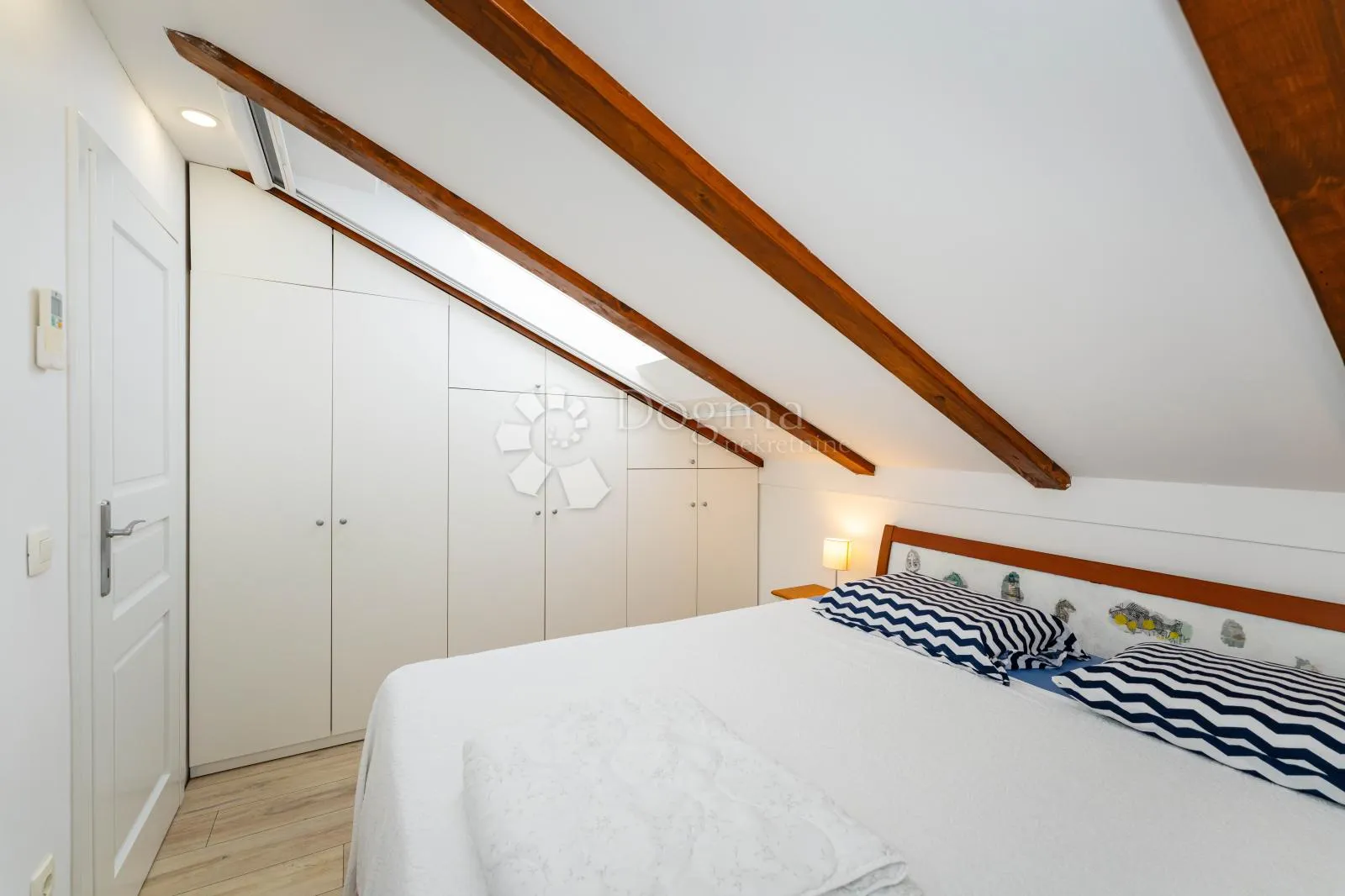 zaton-nin,luksuzna apartmanska kuća uz plažu,3 apartmana,pogled na more - slika 90