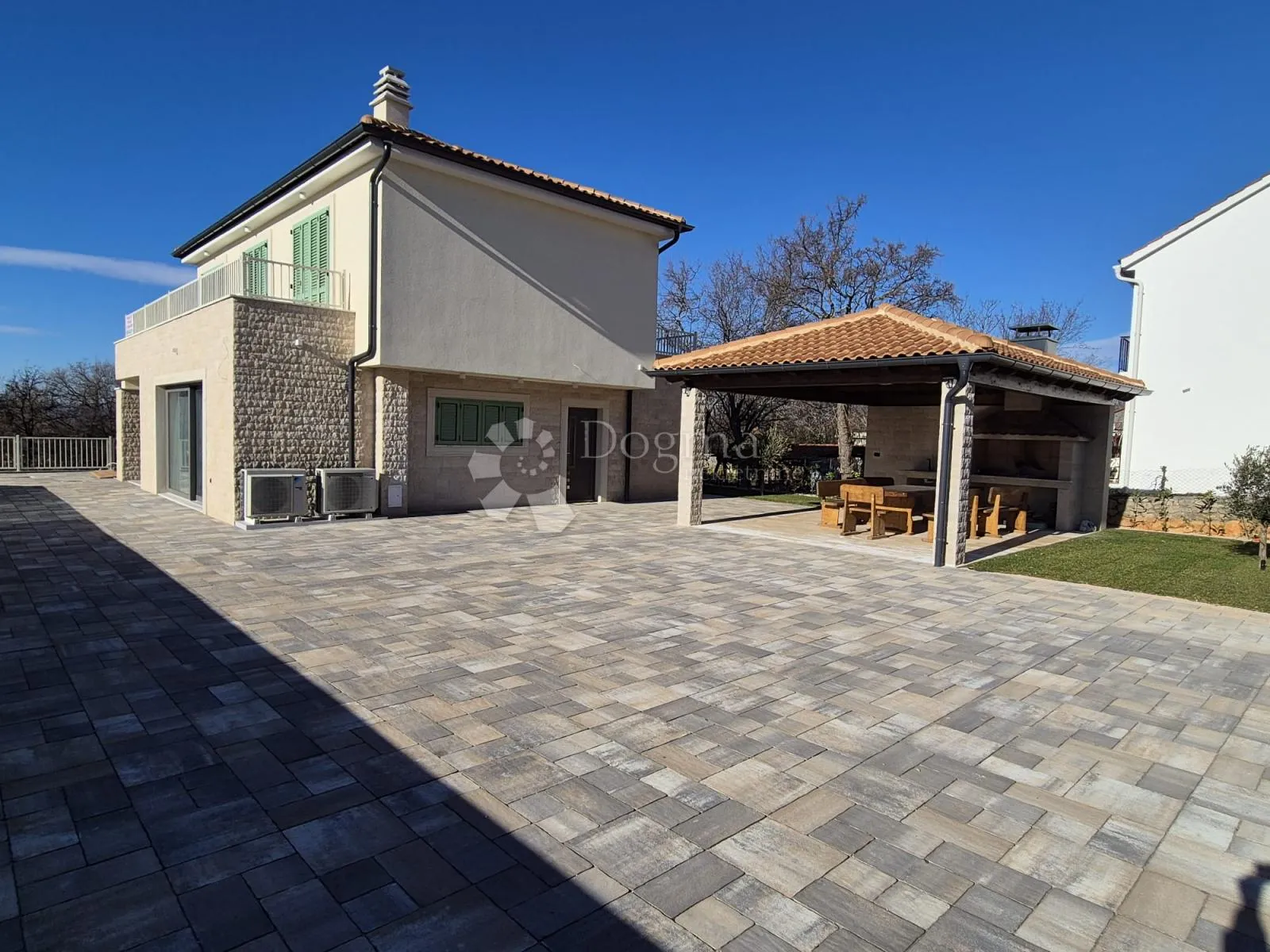 villa sa bazenom malinska krk - slika 19