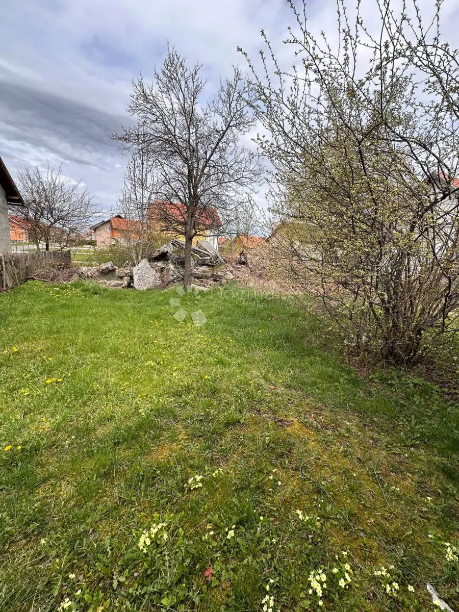 građevinsko zemljište blizina centra s ucrtanim objektima - slika 5