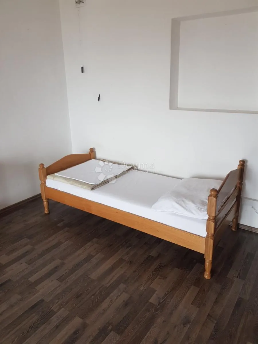 klenovica kuća za najam radnika - slika 6