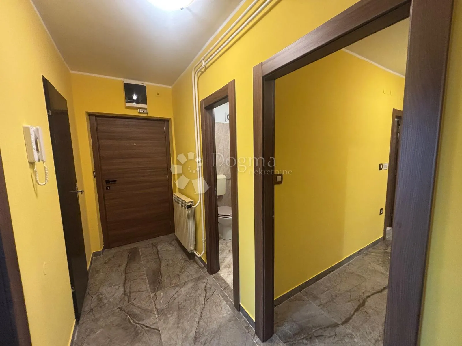 stan s velikom terasom i pogledom na more, u prizemlju - slika 13