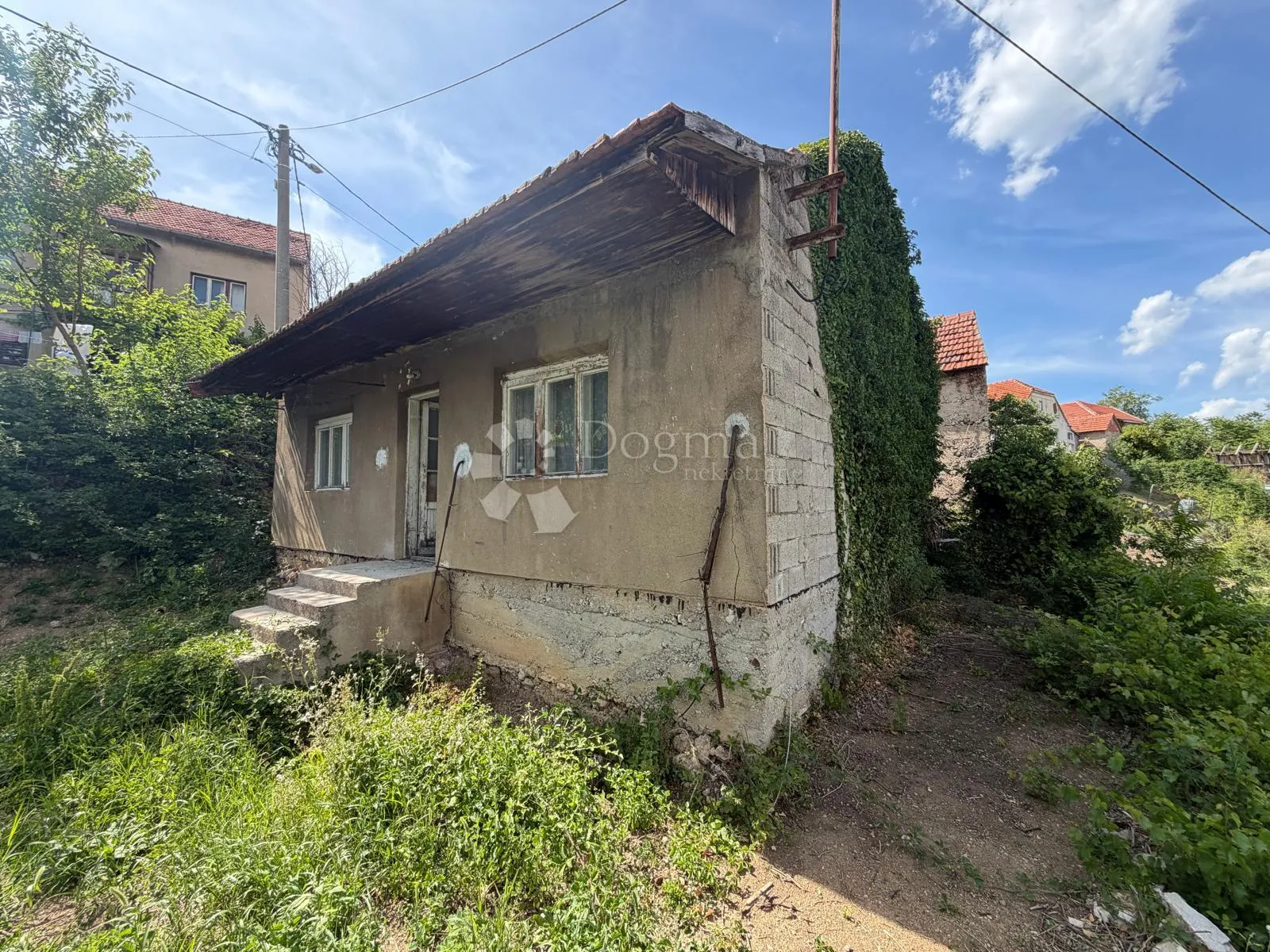 knin – prizemnica za adaptaciju s velikom okućnicom!! - slika 5