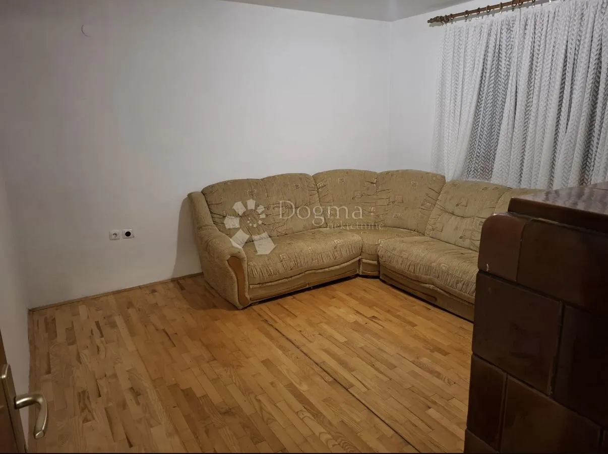 renoviran stan s garažom i podrumom centar i.kat - slika 3