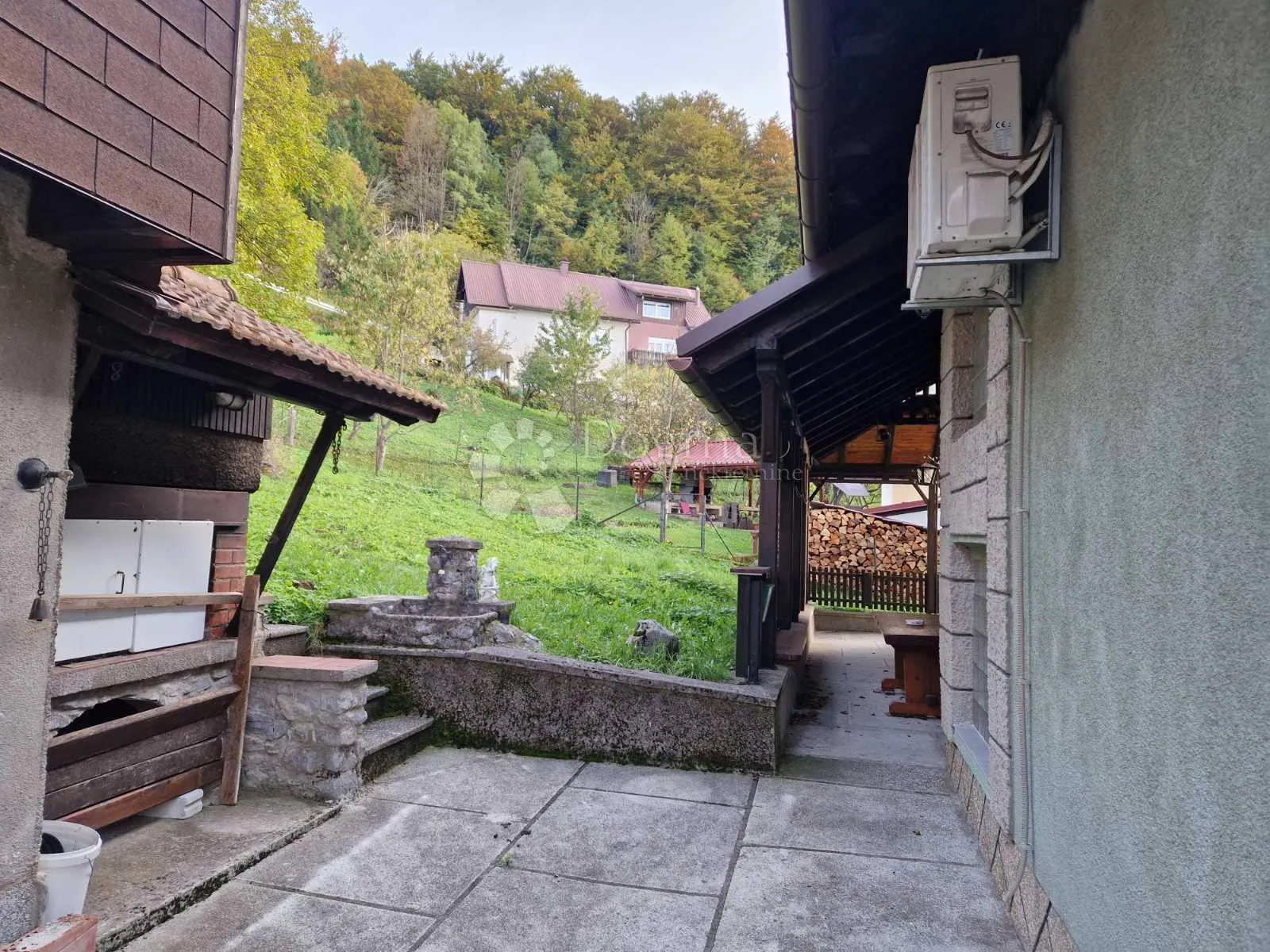 kuća 250m2 - slika 7