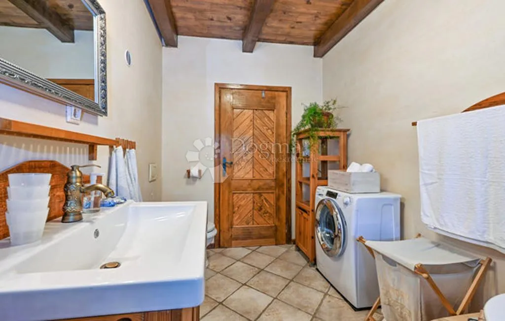 potpuno renovirano drveno imanje usred zelenila nadomak krapine! - slika 10